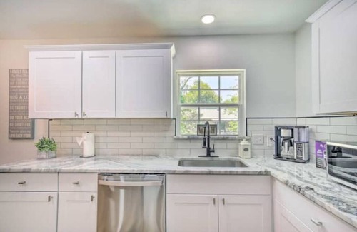 Babcock North Maison | Renovated San Antonio Retreat ~ 16 Mi to Dtwn
