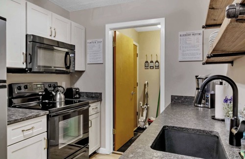 Great Valley Copropriété | Renovated Ski In Ski Out Condo at Holiday Valley