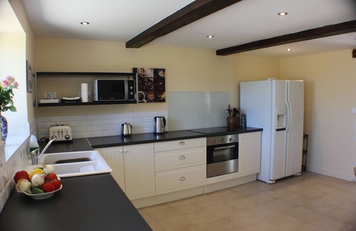 Bessac Maison | Rénové Grange en pierre avec piscine privée et vue superbe