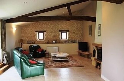 Bessac Maison | Rénové Grange en pierre avec piscine privée et vue superbe