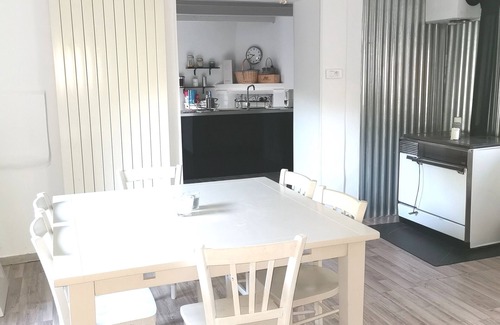 Juvinas Maison | Charmante maison en pierre en bord de rivière expo sud pour 5 personnes