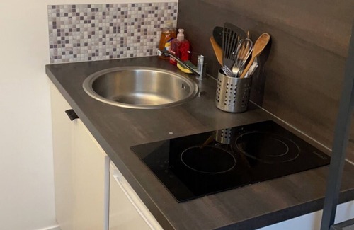 Coteaux Ouest Appartement | Studio rénové à 5 min du centre-ville