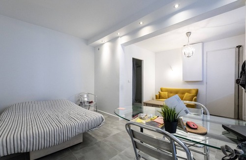 Notre-Dame Appartement | Studio rénové, tout confort, au calme, centre ville, 10' à pied du château