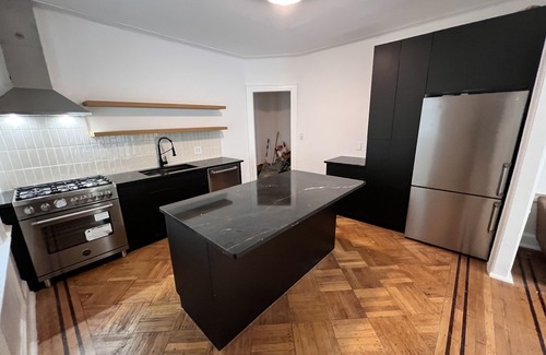 Prospect Lefferts Gardens Maison | renovated townhouse parlor level 2 bed 1.5 bath pvt garden close to prospect pk