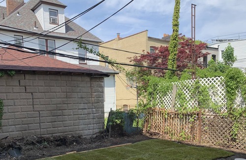 Prospect Lefferts Gardens Maison | renovated townhouse parlor level 2 bed 1.5 bath pvt garden close to prospect pk