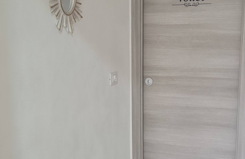 Caronia Appartement | Renovated two-bedroom apartment, parking space, by the sea.