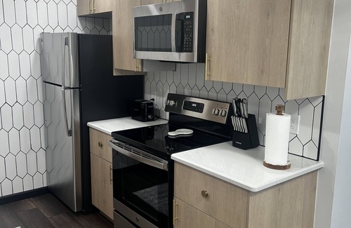 Ottawa Appartement | Renovated Unit! Near Downtown, Restaurants, Shopping and Promedica Hospital.