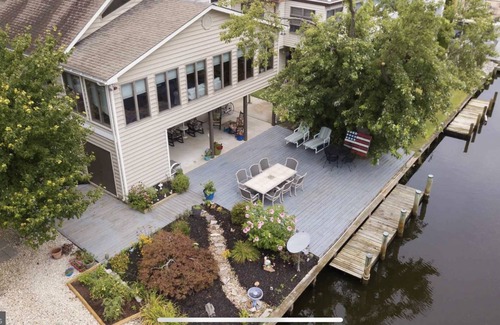 South Bethany Harbor Maison | Renovated with Amazing Water Views & Access - only 1.5 Blocks to Beach!
