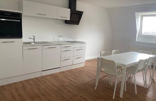 Mendig Maison | Renoviertes Monteurhaus in Mendig für 21 Personen!