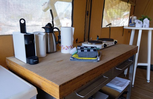 Heeg Maison | Rent a comfortable Safari tent by the water in the water sports village of Heeg!