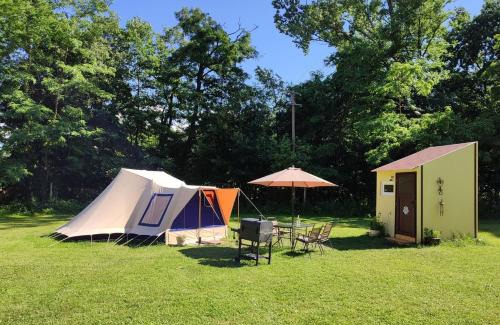 Modry Kamen Autre | Rent-a-Fairytale Tent "Kukucka" with private sanitary facilities - Natural Slovakia