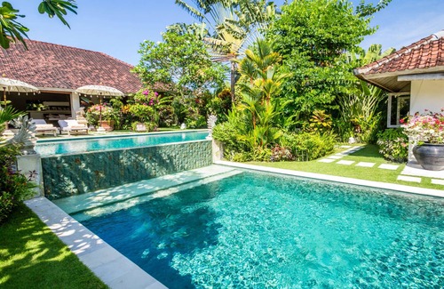 Batubelig Villa | Rent a Luxury Villa in Bali Close to the Beach, Bali Villa 2077