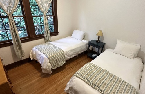 South Colby Maison | Louez un moment d'histoire dans la maison Belle Baldwin de Fern Cove Nature Preserve