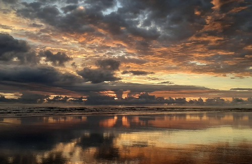 Parrita Station Balnéaire | Rent an entire beachfront resort for up to 30 people