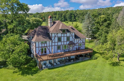 Hammondsport Maison | Louez un domaine entier au coeur du pays du vin! La meilleure vue autour!