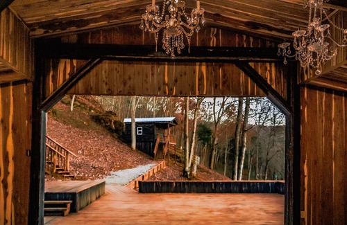 Lynx Cabine | Rent Entire Property | 7 Cabins | Sleeps up to 39