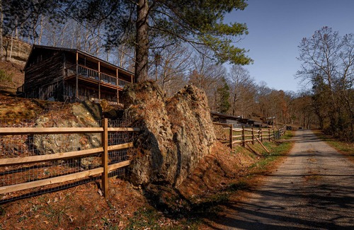Lynx Cabine | Rent Entire Property | 7 Cabins | Sleeps up to 39
