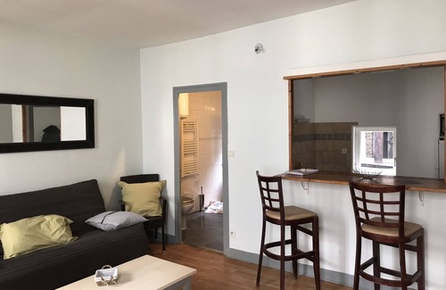 Centre-ville Appartement | loue studio meublé 40 m², plein centre, wifi