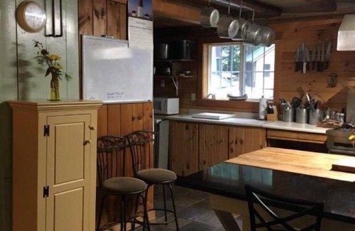 East Hancock Cabine | Louez le pavillon et notre propriété pour votre réunion de famille, mariage ou événement de groupe