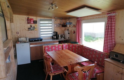 Ehrwald Maison | Rental caravan (mobile home) + "Zugspitzblick" porch in Ehrwald /Tyrol