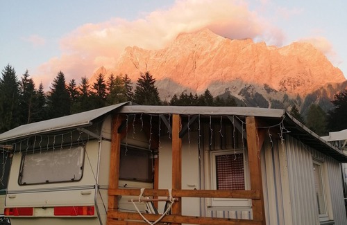 Ehrwald Maison | Rental caravan (mobile home) + "Zugspitzblick" porch in Ehrwald /Tyrol