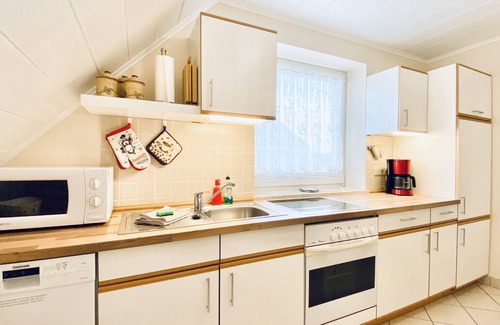 Kirchdorf Appartement | Location-de Luxe-Salle de bain privée séparée-Terrasse-Garten-1Schlafzimmer-DG