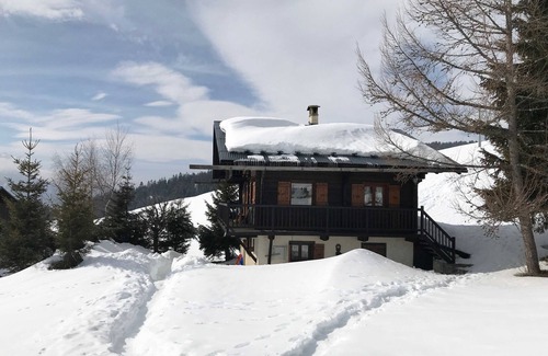 Hauteluce Appartement | Location pour 4 personnes dans chalet Savoyard, vue Mont Blanc, Les Saisies