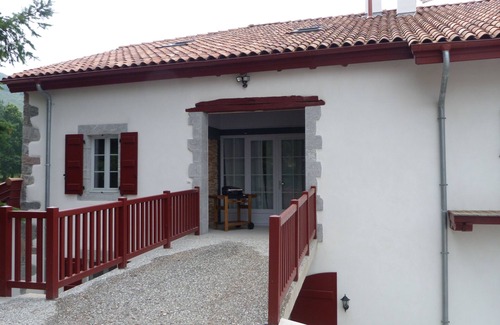Saint-Jean-Pied-de-Port Appartement | Location 3*, 6/8 p à 8 kms de st jean pied de port