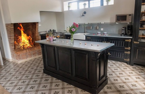 Vauvert Maison | LOCATION D'UN MAS AVEC PISCINE DANS UN DOMAINE VITICOLE EN PETITE CAMARGUE