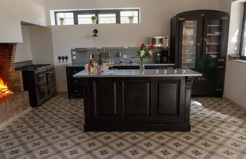 Vauvert Maison | LOCATION D'UN MAS AVEC PISCINE DANS UN DOMAINE VITICOLE EN PETITE CAMARGUE
