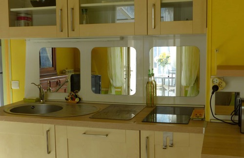 Coursegoules Cottage | Location studio 30m2 avec véranda de 15m2 dans maison individuelle