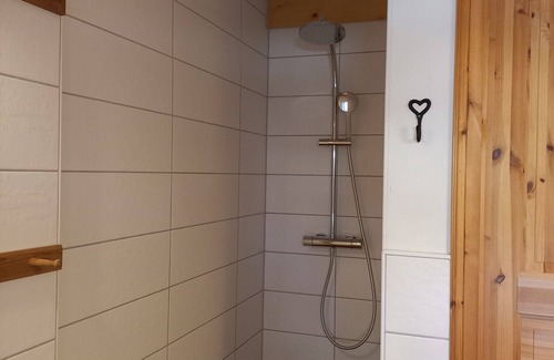 Laasow Appartement | Location-Traditionelle-Salle de bain privée séparée-Terrasse-Bauernhaus Wohnu...