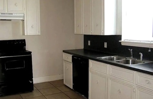 La Marque Appartement | Rental Unit 2 Close to NASA and Kemah Boardwalk