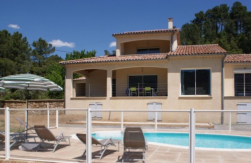 Les Salelles Villa | Location d'une villa avec piscine privative à la campagne.