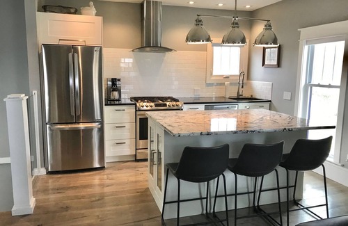 Charlevoix Appartement | NOUVELLE LISTE! CENTRE-VILLE DE CHARLEVOIX - MAGNIFIQUE - PROPRE ET MODERNE