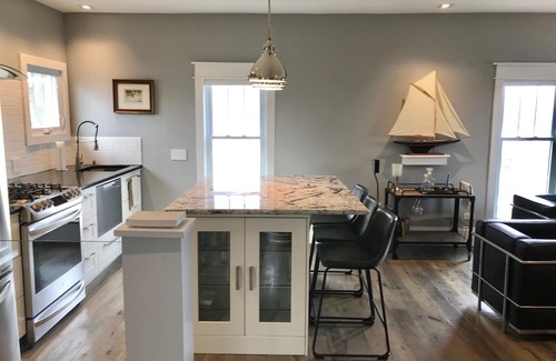 Charlevoix Appartement | NOUVELLE LISTE! CENTRE-VILLE DE CHARLEVOIX - MAGNIFIQUE - PROPRE ET MODERNE