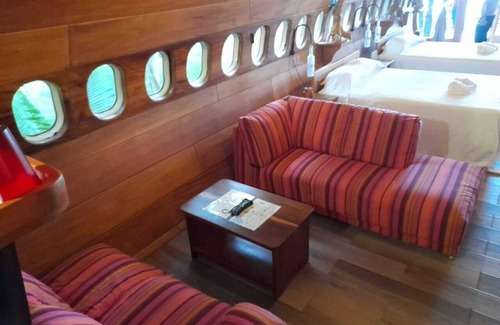 Manuel Antonio Station Balnéaire | Repurposed Cockpit Cabana w PRIVATE outdoor Soaking TUB