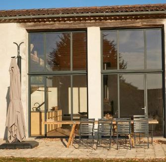 La Gripperie-Saint-Symphorien Maison | Restored Farm Estate Near Atlantic Coast France