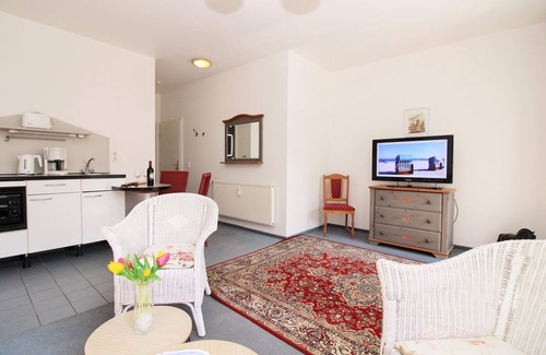 Wischuer Appartement | Res. Wischuer WE 16: spacious and friendly 2-room apartment with conservatory