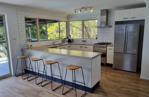 Sanctuary Point Maison | Private Reserve Waterfront (Pet-friendly) Stay 4 Nights Pay 3 (June-Aug)