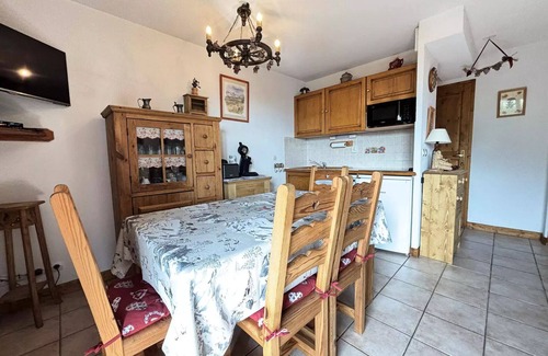 Notre-Dame-de-Bellecombe Appartement | Residence Les Oursons - 3 Rooms for 6 People