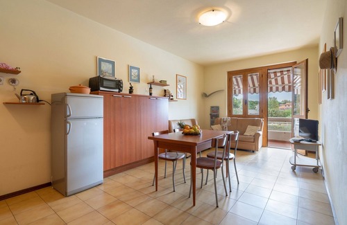 Marina di Massa Appartement | Residence in Marina Di Massa with 2 bedrooms sleeps 5