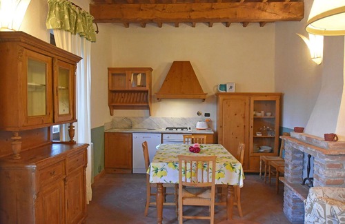 Montaione Appartement | Residence in Montaione with 3 bedrooms sleeps 6