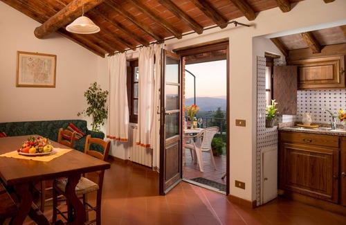 San Donato in Fronzano Appartement | Résidence à San Donato Fronzano avec 2 chambres à coucher, 4 couchages