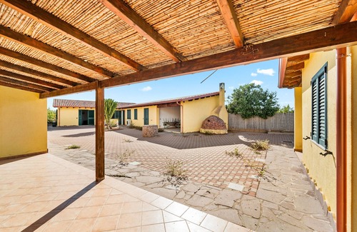 Masainas Maison | Résidence Sulcis 4 avec vue sur les montagnes, terrasse partagée & A/C