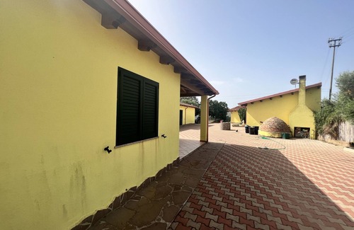 Masainas Maison | Résidence Sulcis 5 avec vue sur les montagnes, terrasse partagée et climatisation.