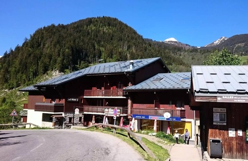 Areches Appartement | Appartement 4 à 6 personnes au coeur de village, prox. remontées mécaniques