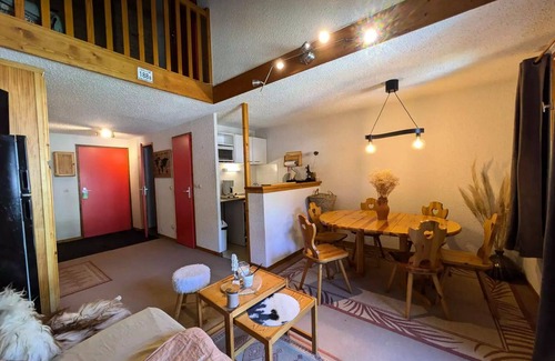 Areches Appartement | Residence Val Blanc 2 - Apartment 6 people - Village centre near ski lifts