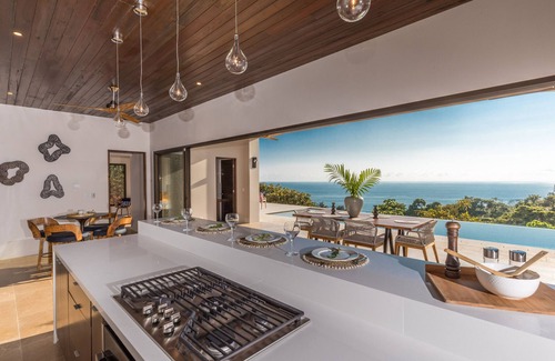 Uvita Villa | RESOL : Villa de luxe isolée avec vue sur l'océan dans la jungle