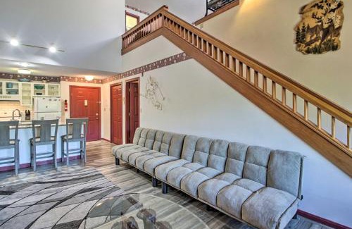 North Woodstock Appartement | Resort Condo with Lake and Pool about 5 Mi to Flume Gorge!